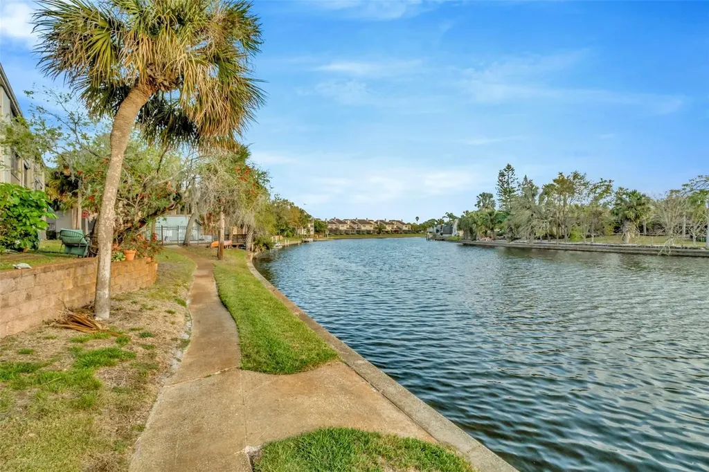 6320 Newtown Circle Tampa FL 33615