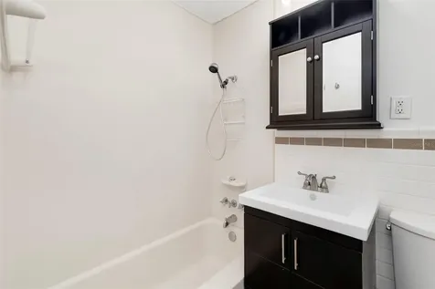 2155 Wood Street Sarasota FL 34237