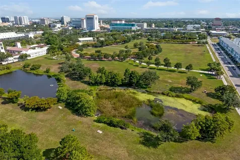 2155 Wood Street Sarasota FL 34237