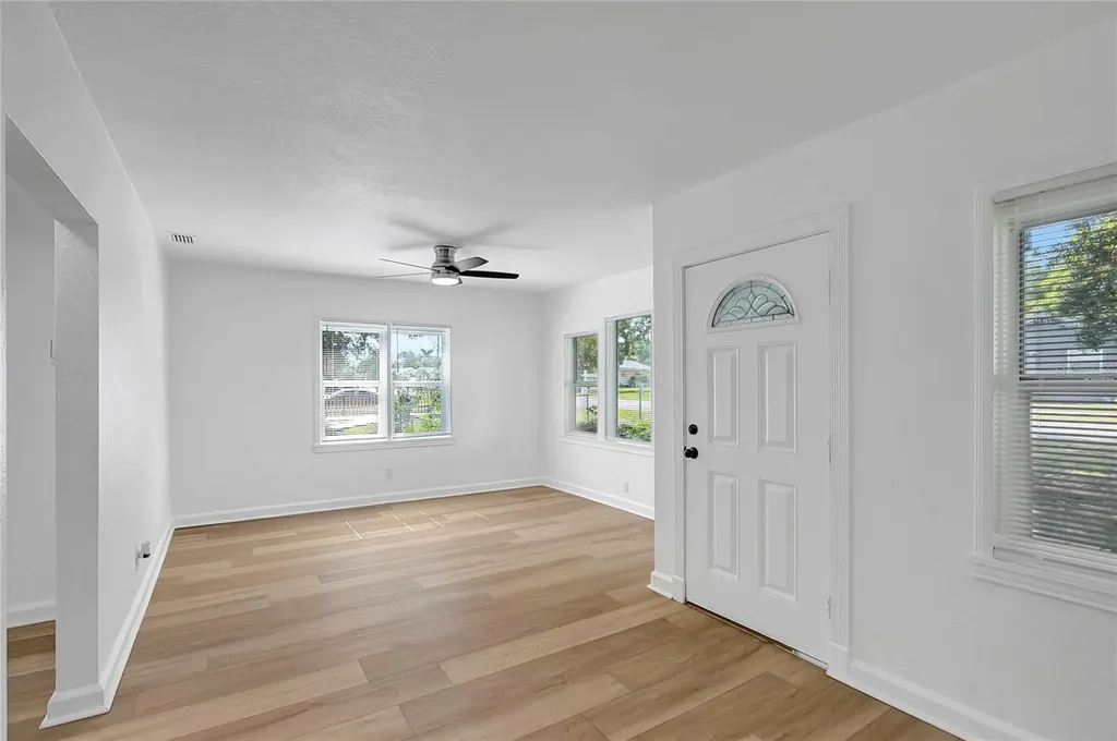 4355 58th Avenue N St Petersburg FL 33714