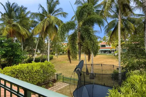 30 Calle Arenas Dorado PR 00646