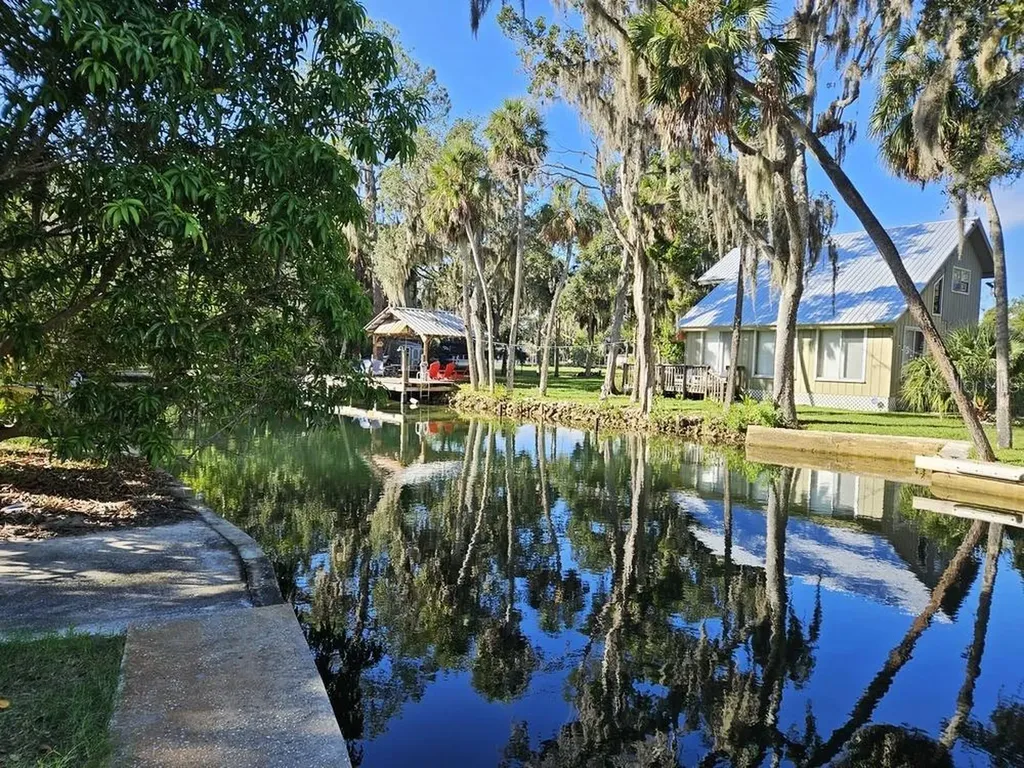 5281 Tuna Lane Weeki Wachee FL 34607