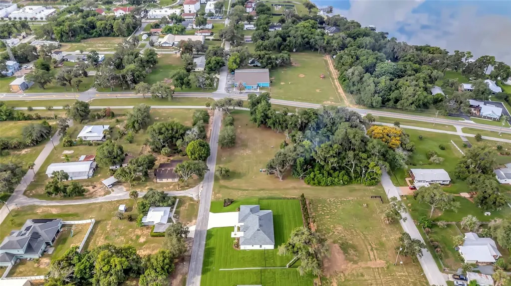17557 Ninth Street Montverde FL 34756