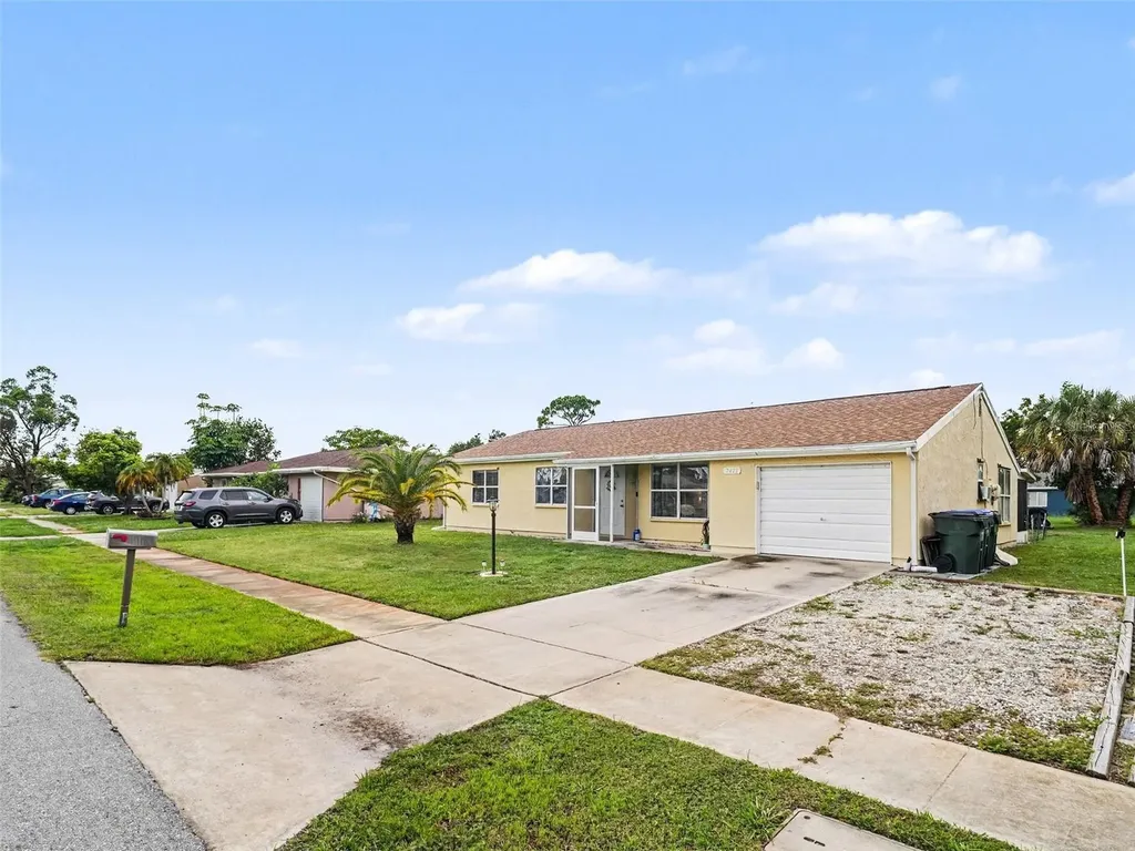 2473 Fairbrook Street North Port FL 34287