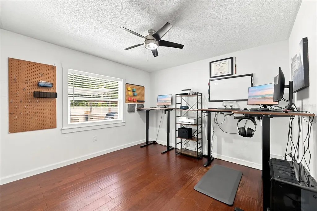 6230 Cedar Street NE St Petersburg FL 33702