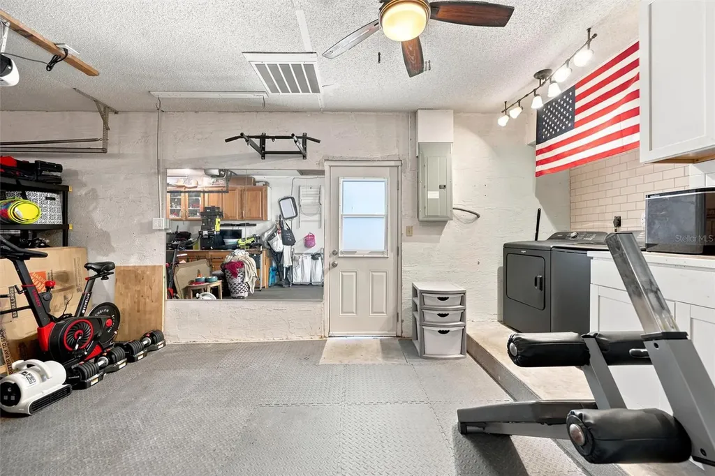 6230 Cedar Street NE St Petersburg FL 33702