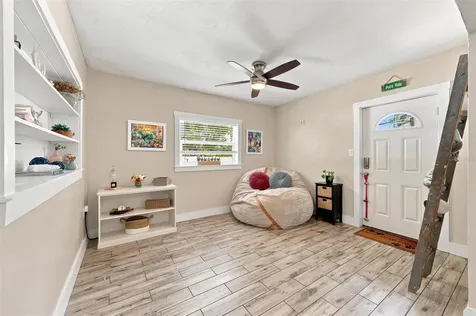 6230 Cedar Street NE St Petersburg FL 33702