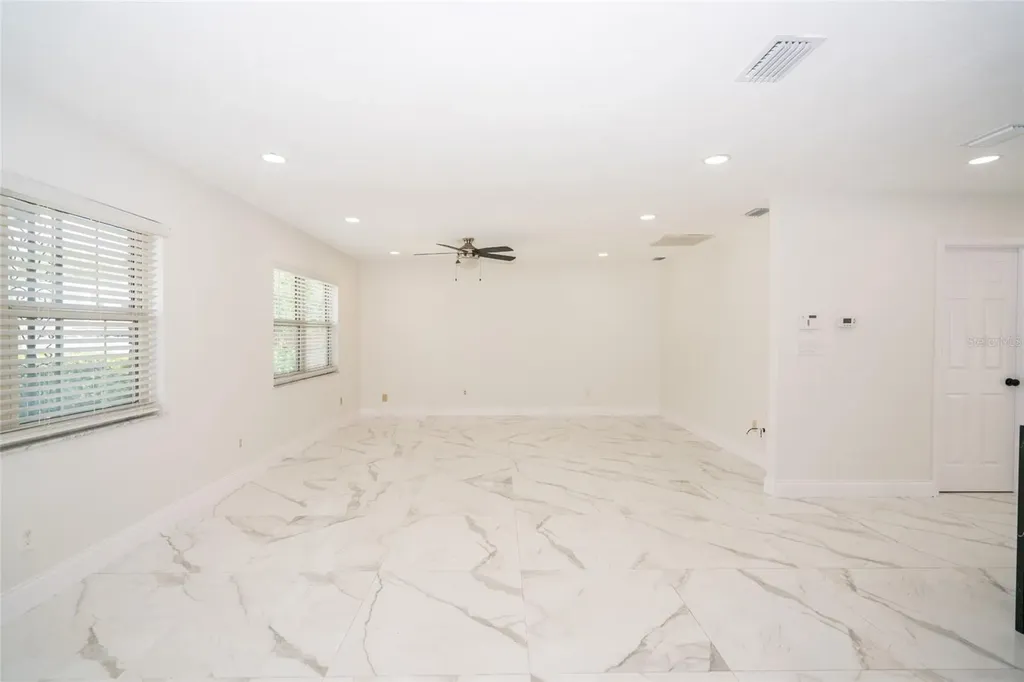 9241 N 52nd Street Tampa FL 33617
