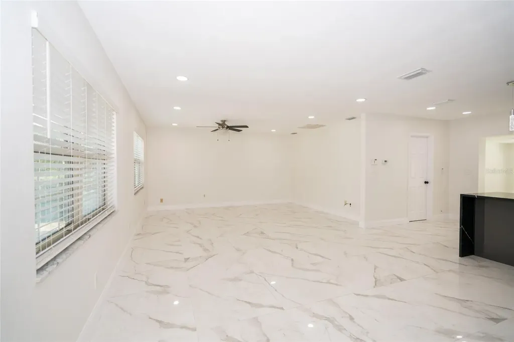 9241 N 52nd Street Tampa FL 33617