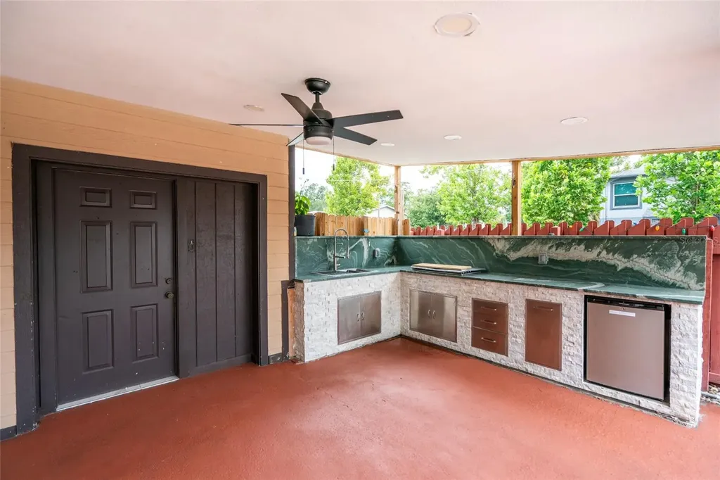 9241 N 52nd Street Tampa FL 33617