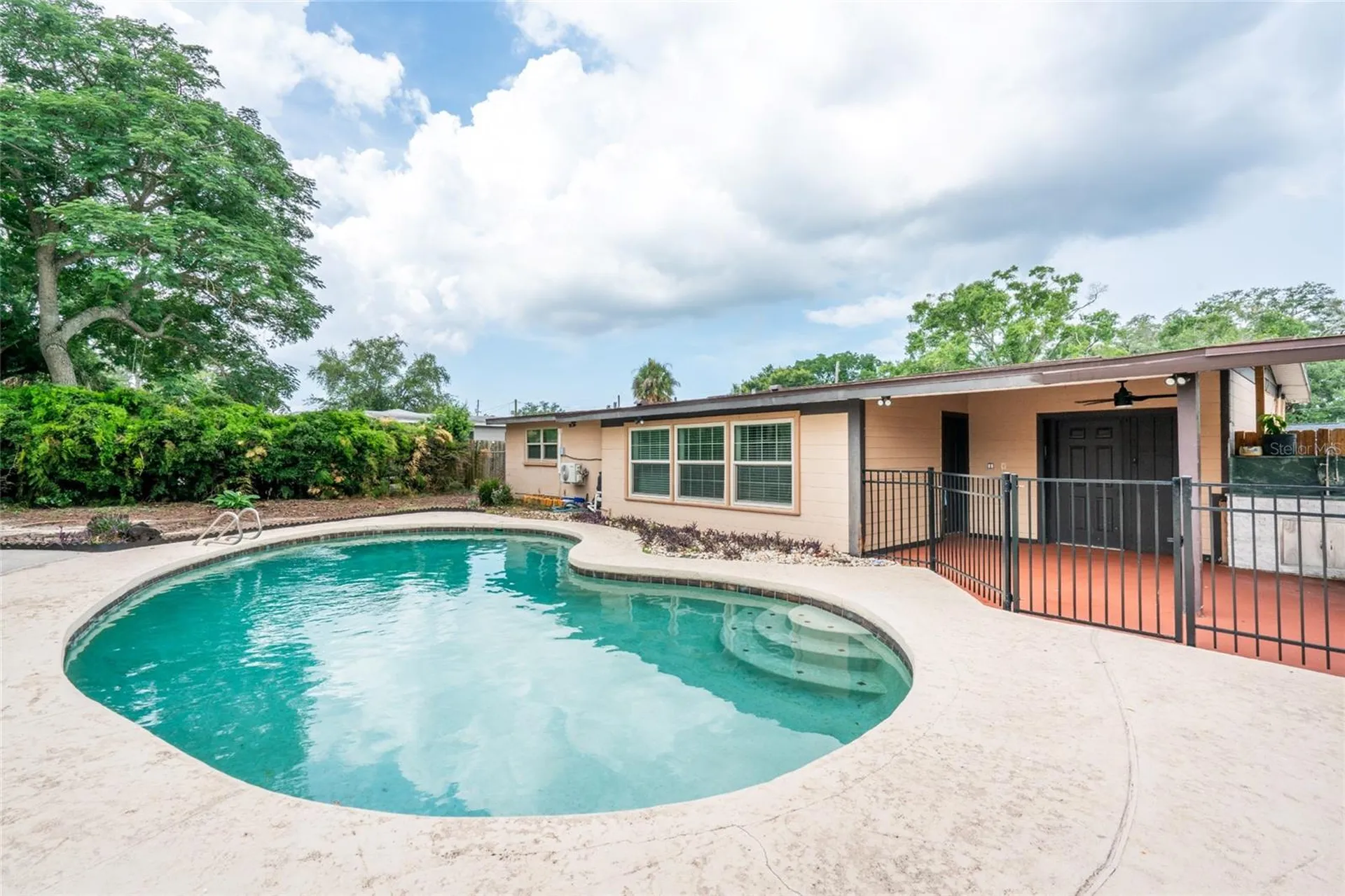 9241 N 52nd Street Tampa FL 33617