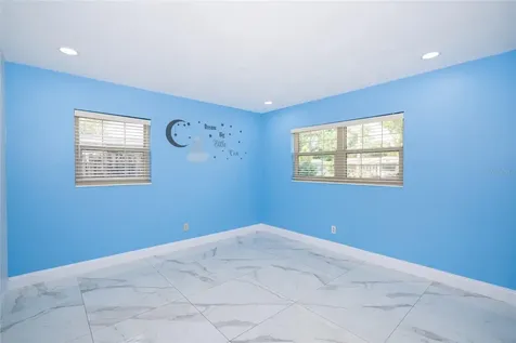 9241 N 52nd Street Tampa FL 33617