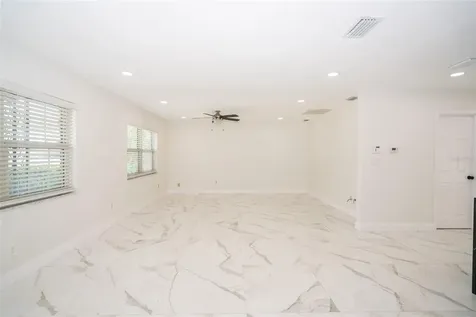 9241 N 52nd Street Tampa FL 33617