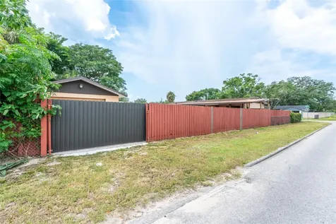 9241 N 52nd Street Tampa FL 33617