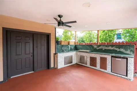 9241 N 52nd Street Tampa FL 33617