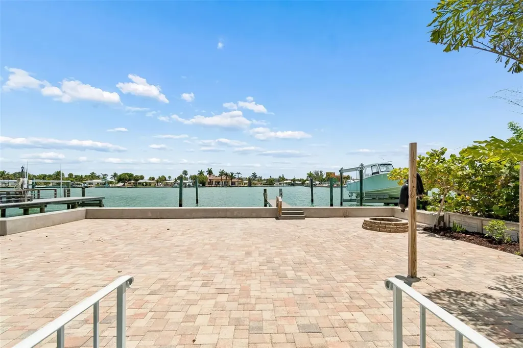 8125 Bayshore Drive Treasure Island FL 33706