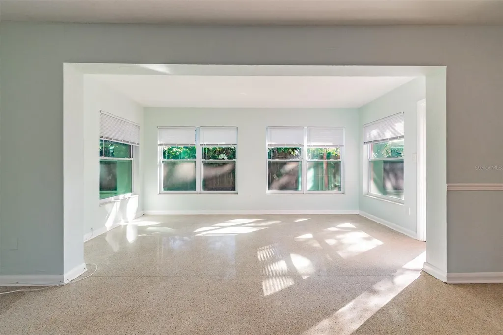 677 Oakwood Drive Dunedin FL 34698