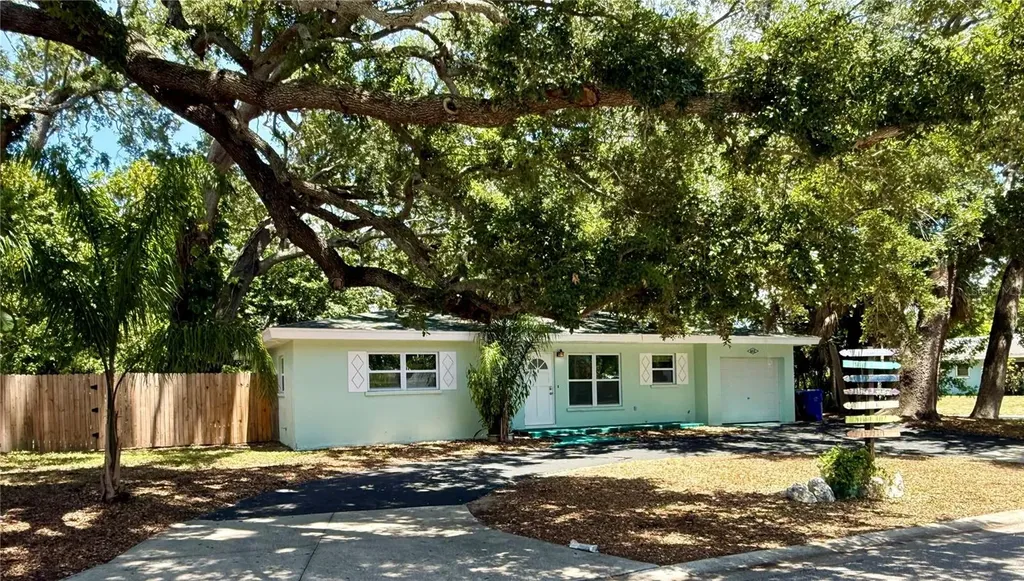 677 Oakwood Drive Dunedin FL 34698