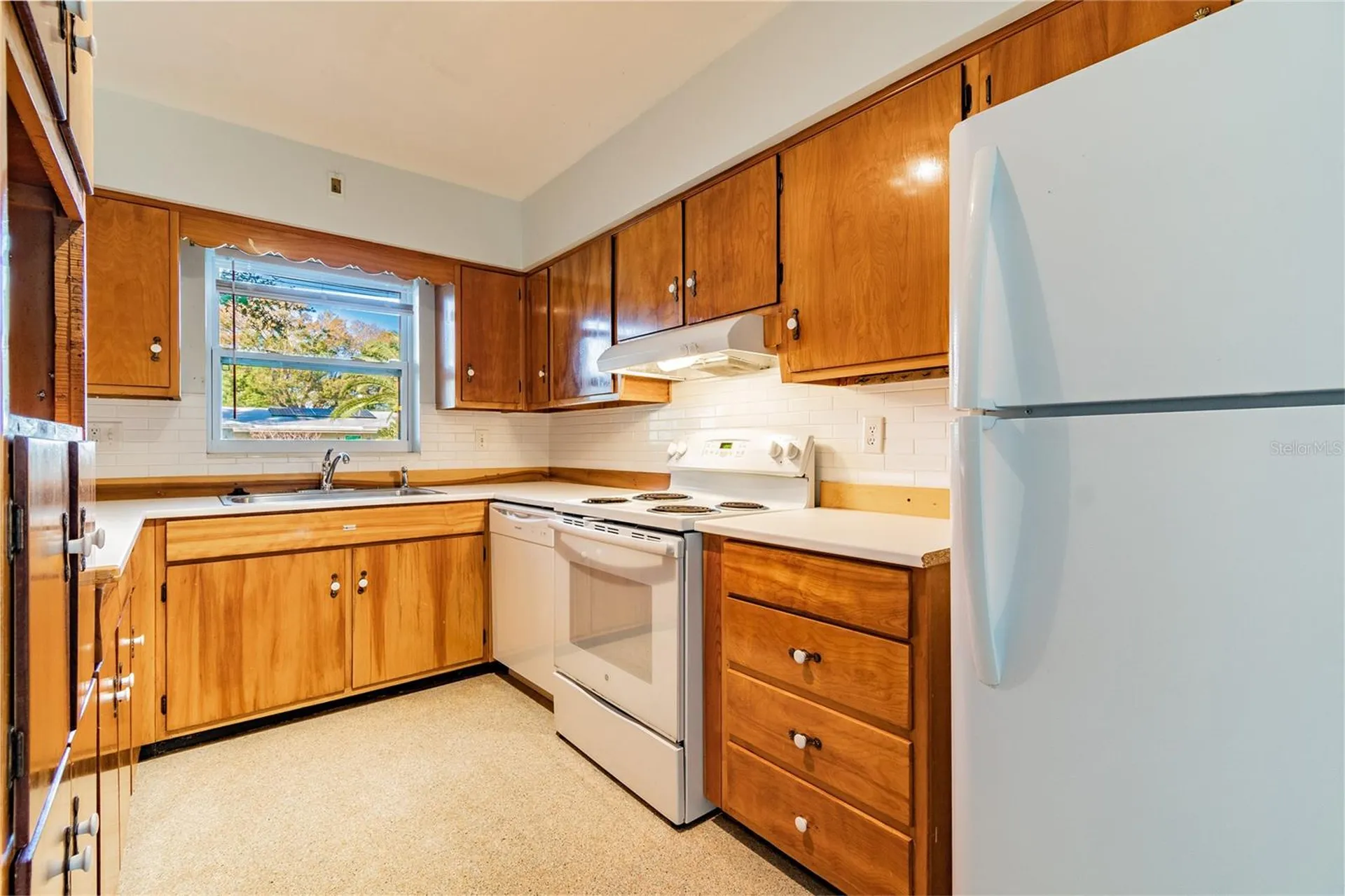 677 Oakwood Drive Dunedin FL 34698