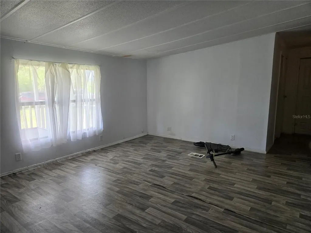 1981 N County Road 426 Oviedo FL 32765