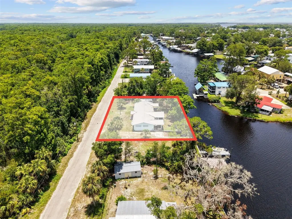 306 SE 256 Street Suwannee FL 32692
