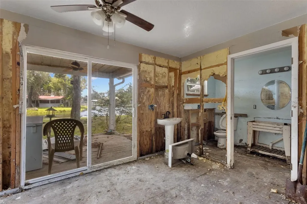 306 SE 256 Street Suwannee FL 32692
