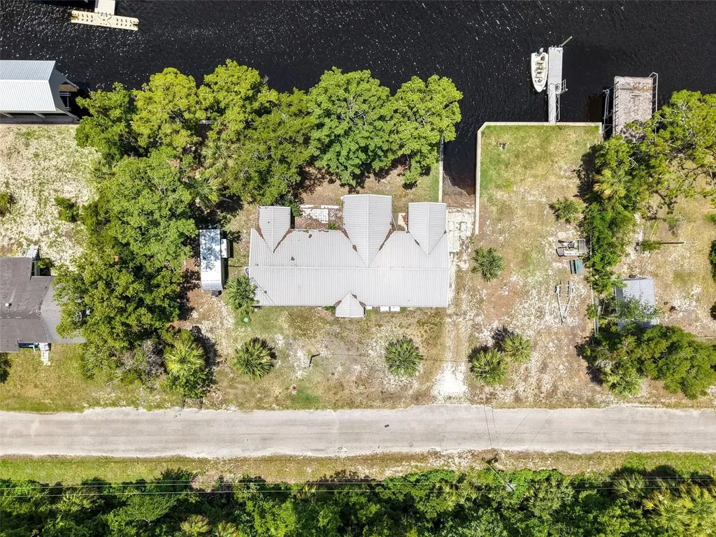 306 SE 256 Street Suwannee FL 32692