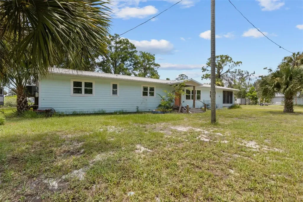 306 SE 256 Street Suwannee FL 32692