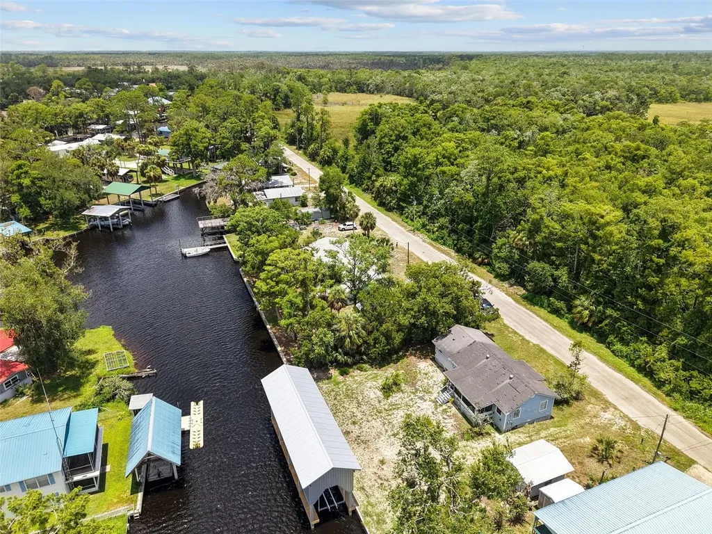 306 SE 256 Street Suwannee FL 32692