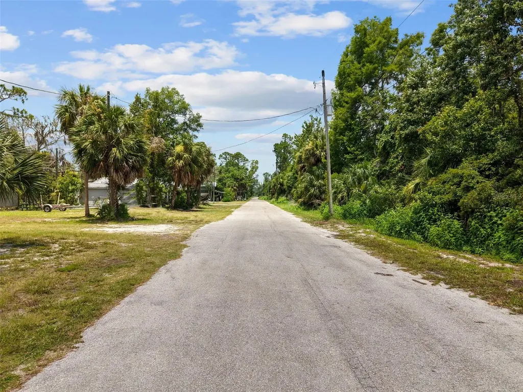 306 SE 256 Street Suwannee FL 32692