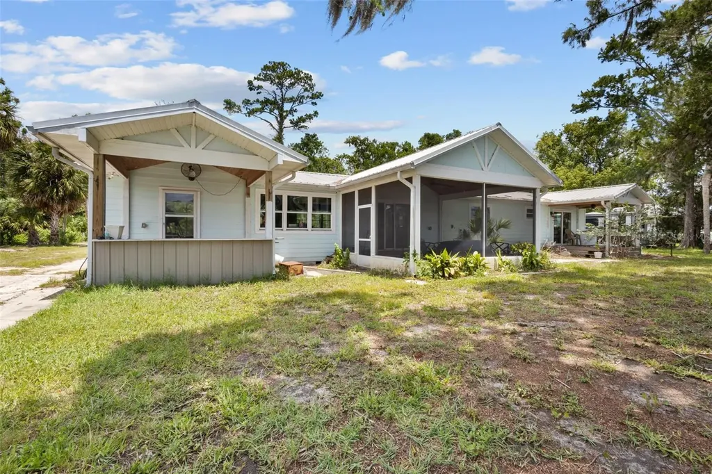 306 SE 256 Street Suwannee FL 32692