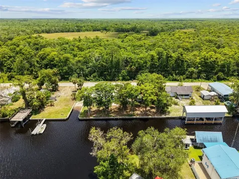 306 SE 256 Street Suwannee FL 32692