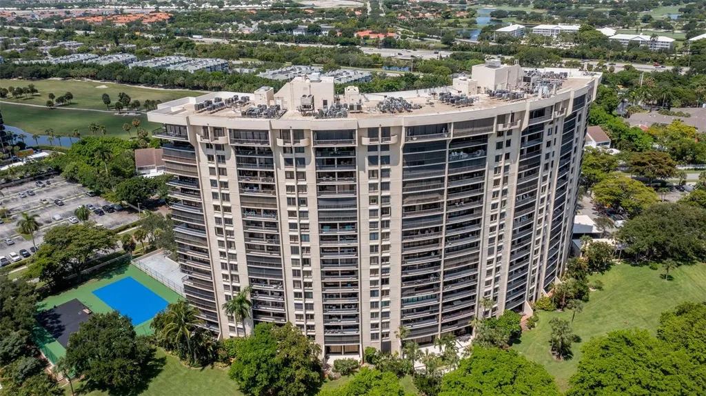 2480 Presidential Way West Palm Beach FL 33401