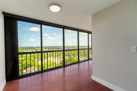 2480 Presidential Way West Palm Beach FL 33401