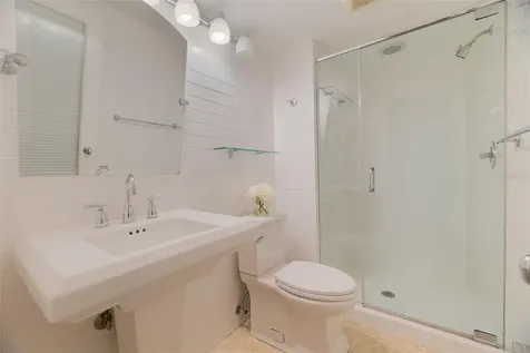 2480 Presidential Way West Palm Beach FL 33401
