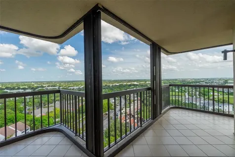 2480 Presidential Way West Palm Beach FL 33401