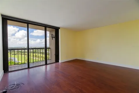 2480 Presidential Way West Palm Beach FL 33401