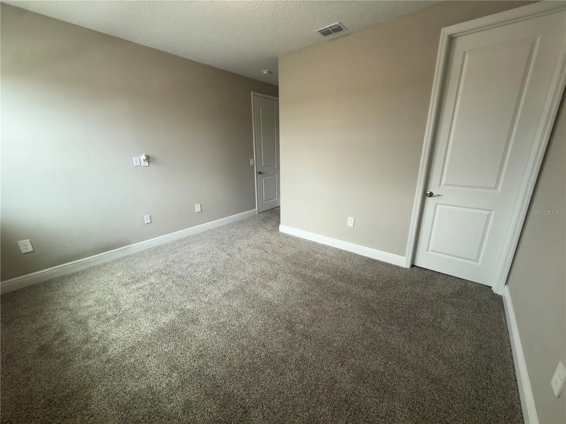 2133 Divot Drive Daytona Beach FL 32124