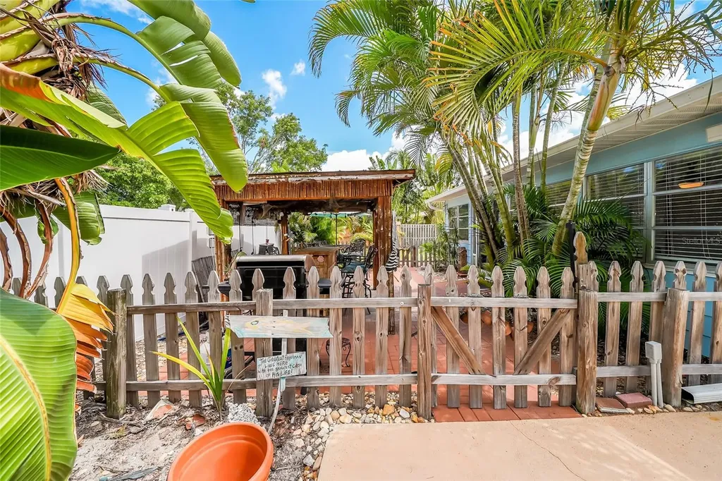 1004 68th Street NW Bradenton FL 34209