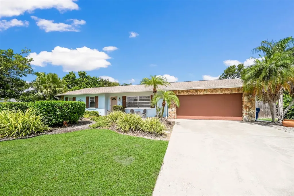 1004 68th Street NW Bradenton FL 34209