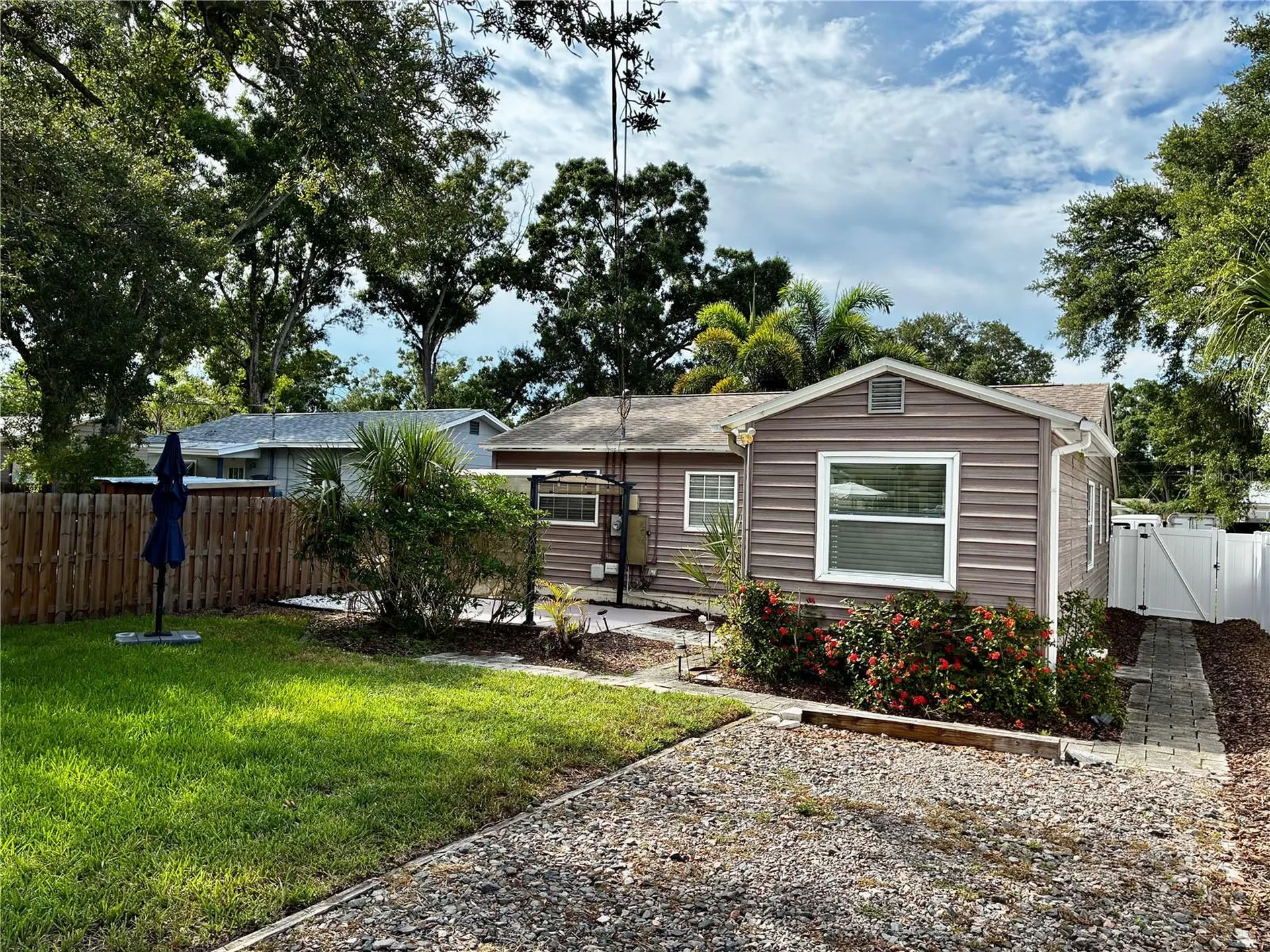 810 52nd Avenue N St Petersburg FL 33703