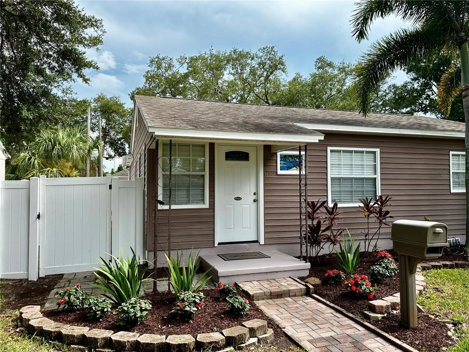 810 52nd Avenue N St Petersburg FL 33703