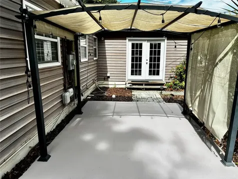 810 52nd Avenue N St Petersburg FL 33703