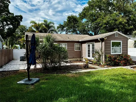 810 52nd Avenue N St Petersburg FL 33703