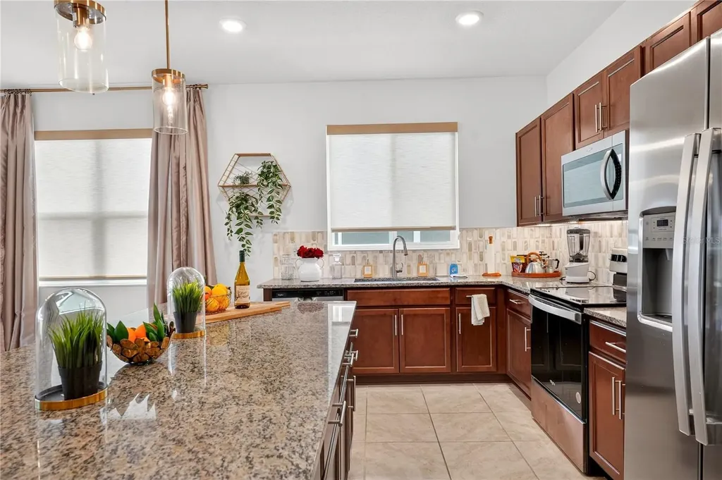 415 Overpool Avenue Davenport FL 33896