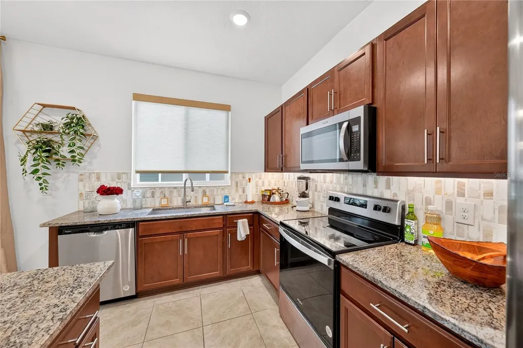 415 Overpool Avenue Davenport FL 33896