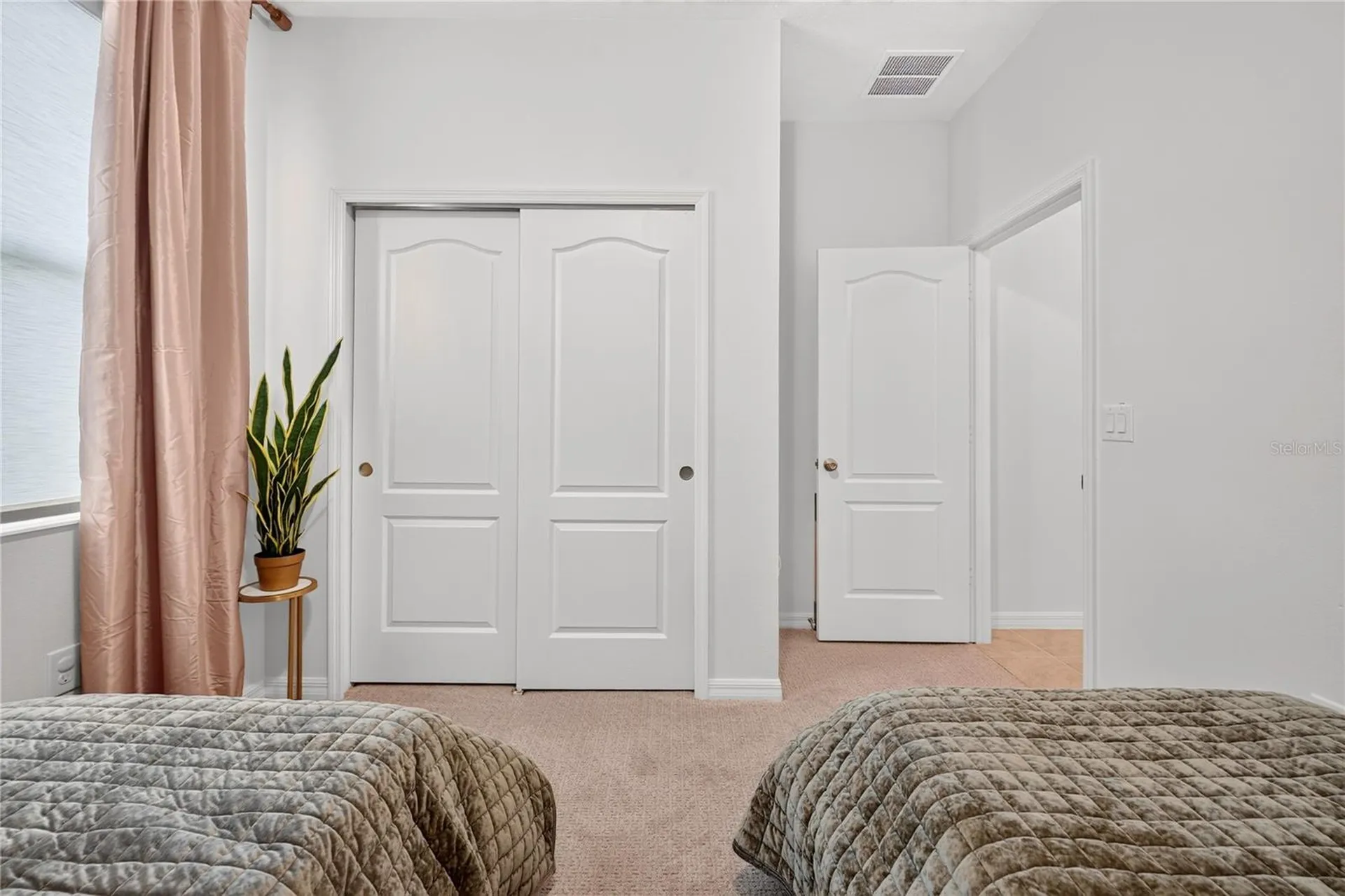 415 Overpool Avenue Davenport FL 33896