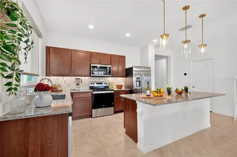 415 Overpool Avenue Davenport FL 33896