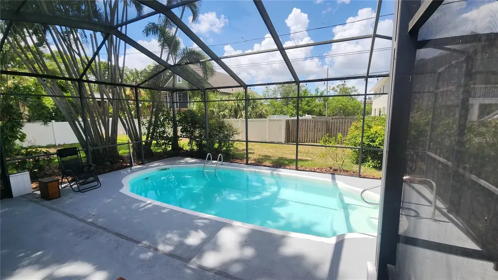 155 69th Avenue N St Petersburg FL 33702