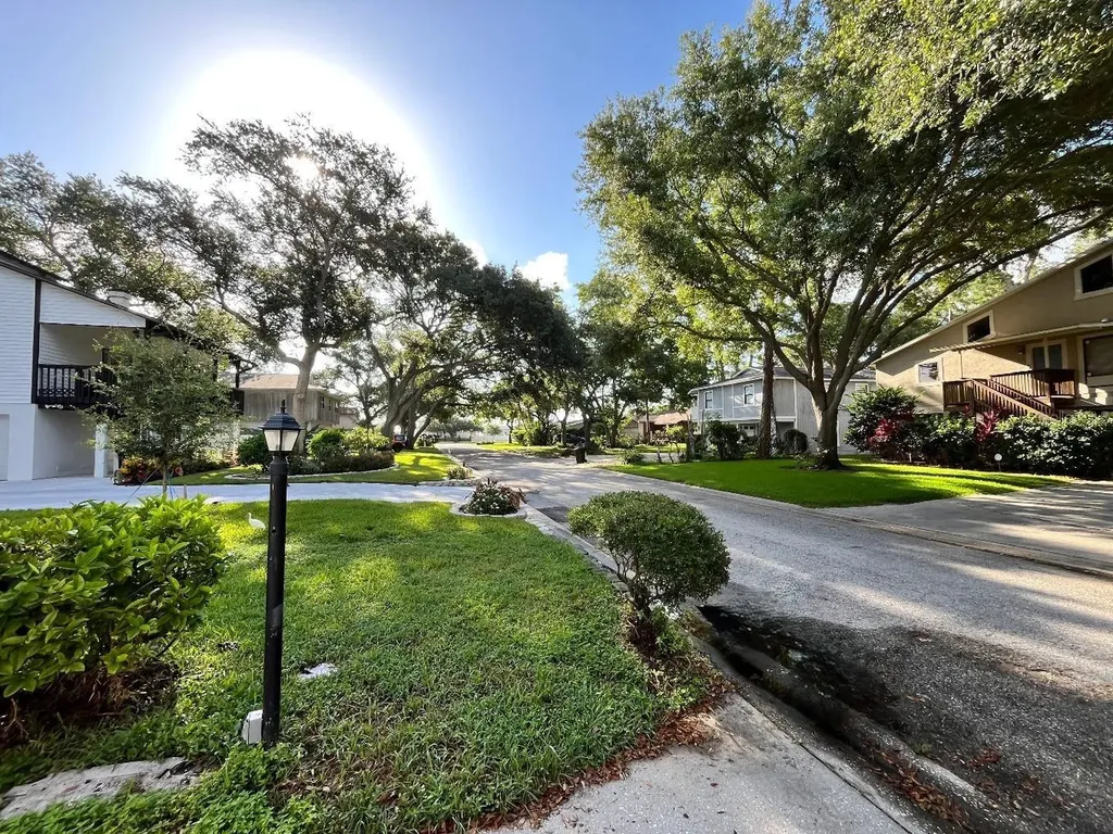 155 69th Avenue N St Petersburg FL 33702